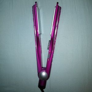 Bed Head Bright Magenta 2 inch straightener